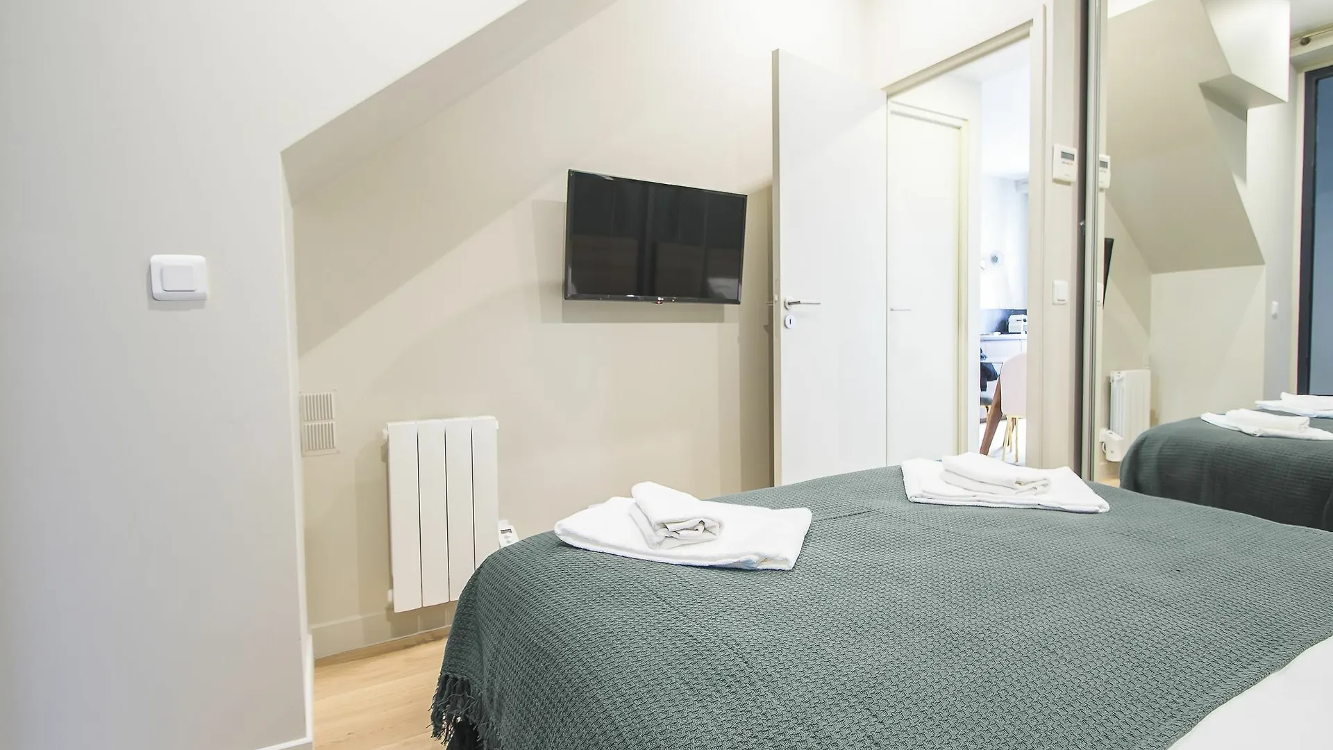 Luxury Apartment In Paris - Republique